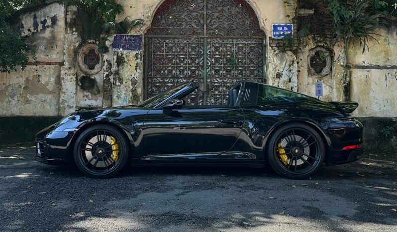 
								Porsche 911 Targa 4 GTS 992.1 full									