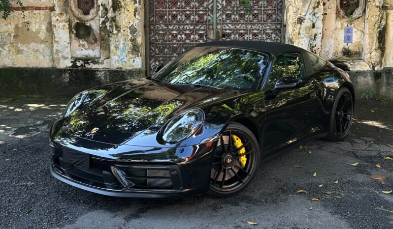 
								Porsche 911 Targa 4 GTS 992.1 full									