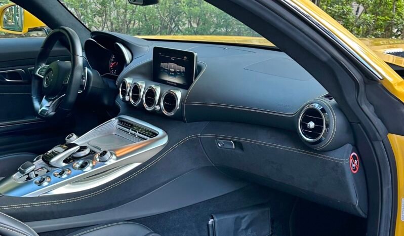 
								Mercedes-AMG GT full									