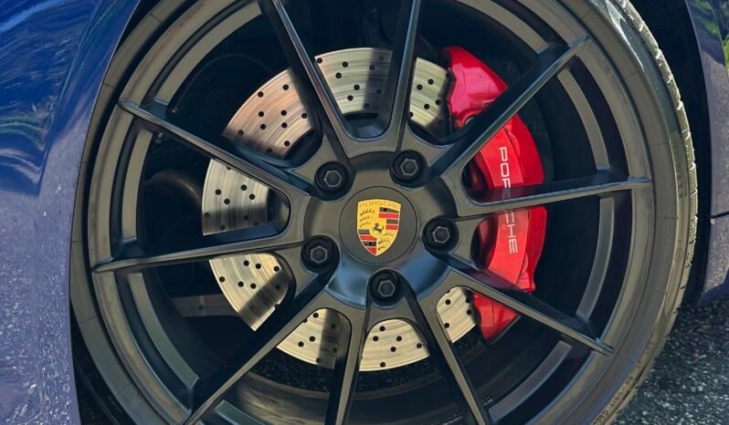 
								Porsche Cayman GTS full									