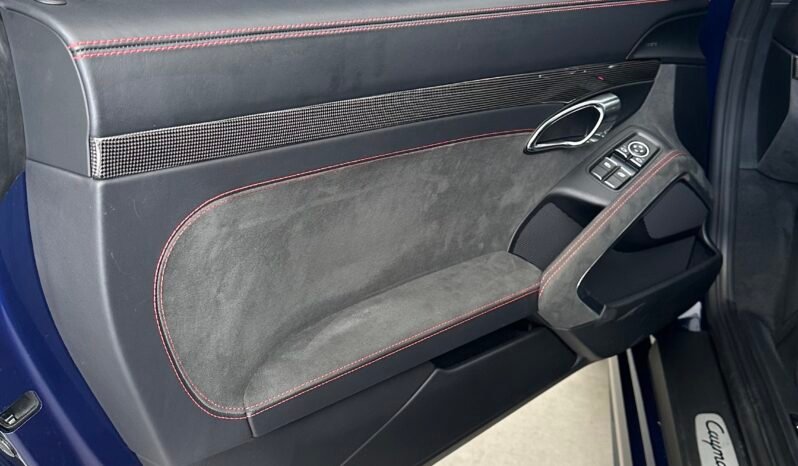 
								Porsche Cayman GTS full									