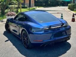 
										Porsche Cayman GTS full									