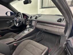 
										Porsche Cayman GTS full									