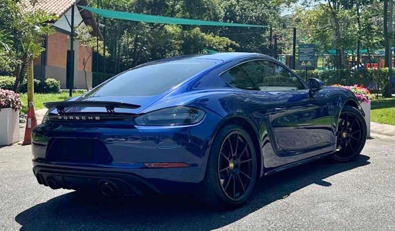 
								Porsche Cayman GTS full									