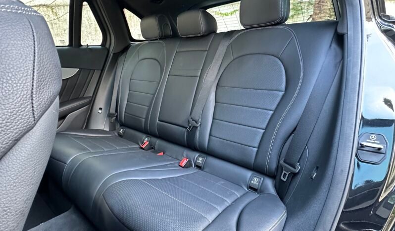 
								Mercedes-Benz GLC 250 Sport full									