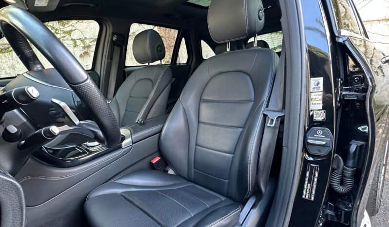 
								Mercedes-Benz GLC 250 Sport full									
