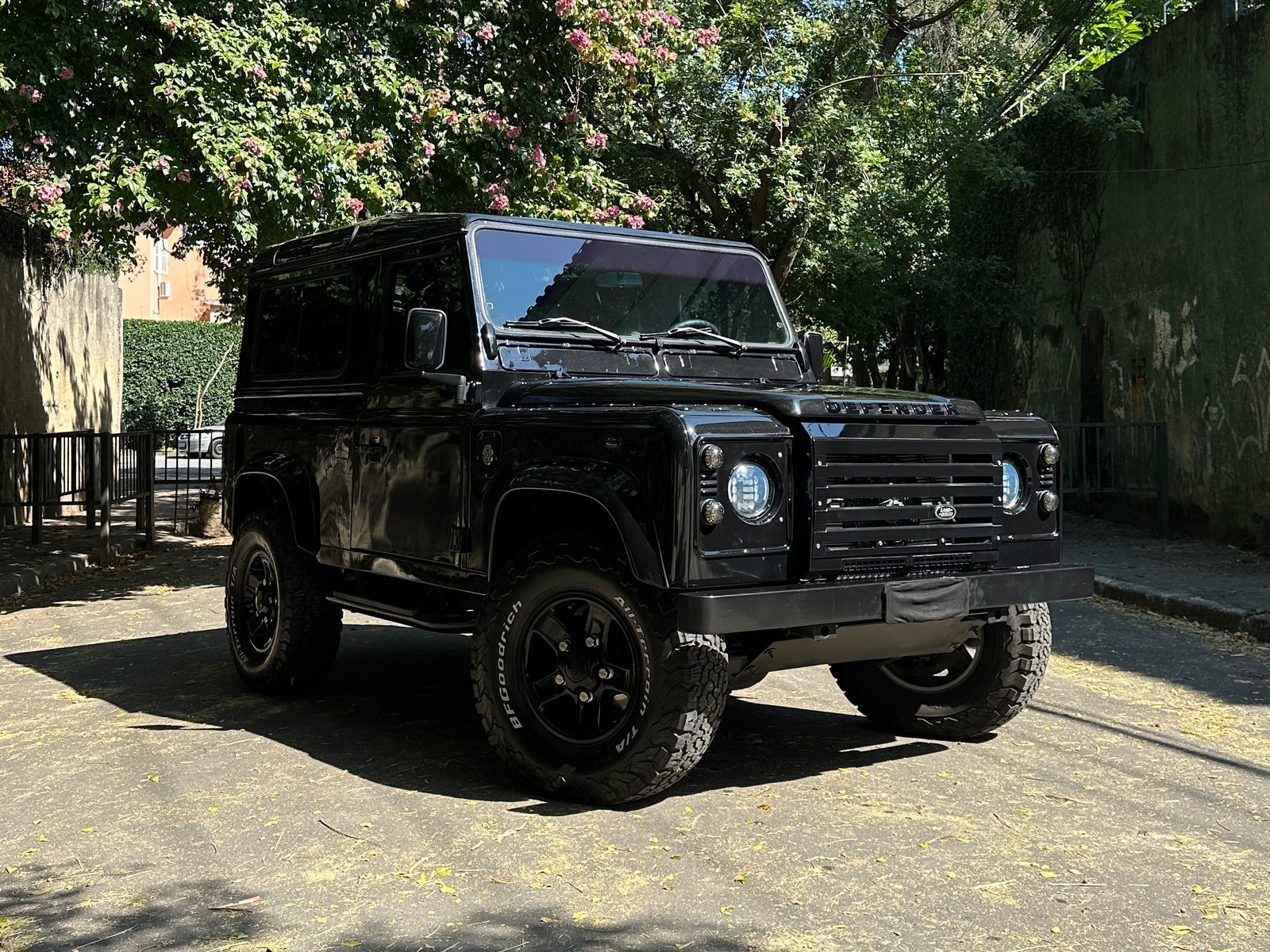 Land Rover Defender 90