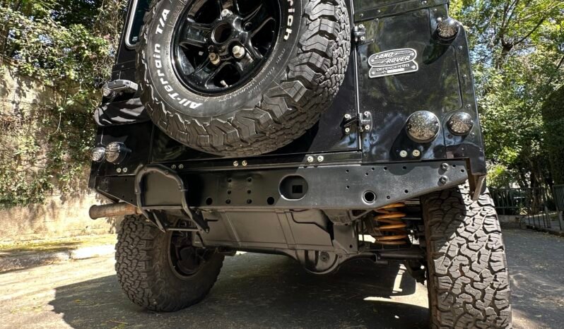 
								Land Rover Defender 90 full									