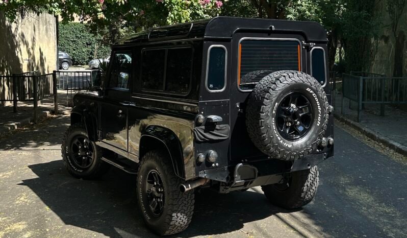 
								Land Rover Defender 90 full									