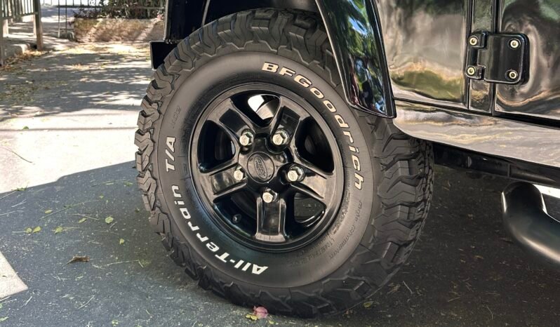 
								Land Rover Defender 90 full									