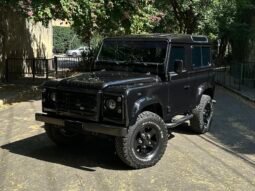 
										Land Rover Defender 90 full									