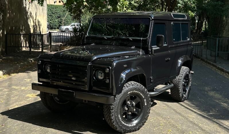 
								Land Rover Defender 90 full									