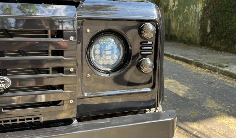 
								Land Rover Defender 90 full									