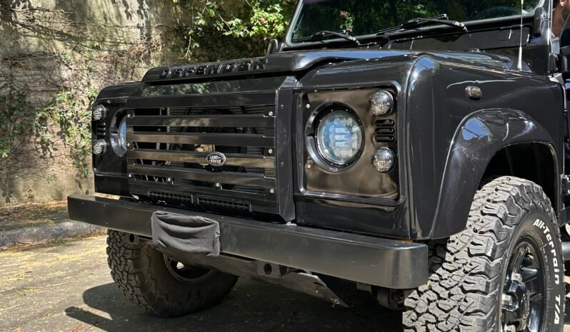 
								Land Rover Defender 90 full									
