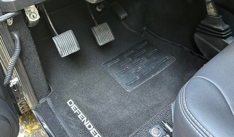
								Land Rover Defender 90 full									