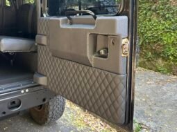 
										Land Rover Defender 90 full									