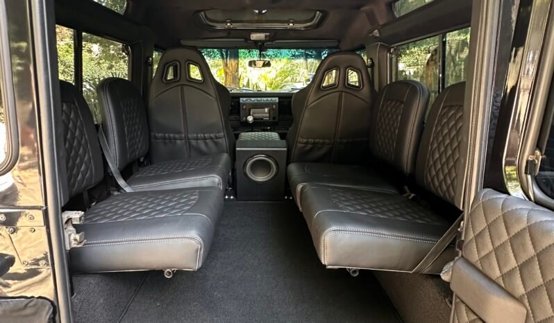 
								Land Rover Defender 90 full									
