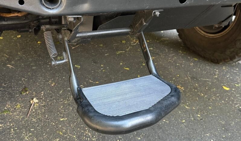 
								Land Rover Defender 90 full									