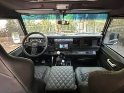 
										Land Rover Defender 90 full									