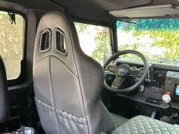 
										Land Rover Defender 90 full									