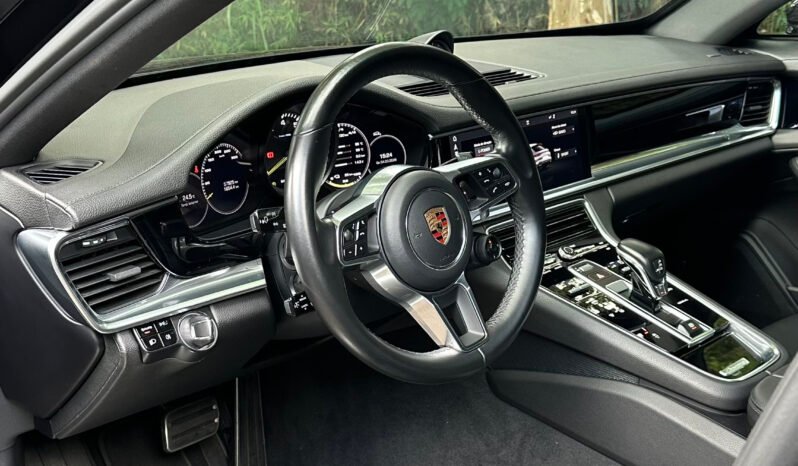 
								Porsche Panamera 4 E-Hybrid Sport Turismo full									