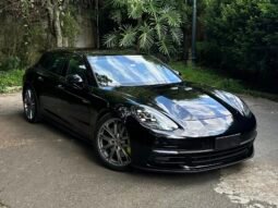 
										Porsche Panamera 4 E-Hybrid Sport Turismo full									