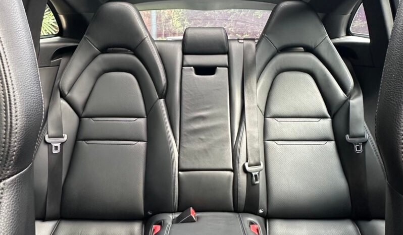 
								Porsche Panamera 4 E-Hybrid Sport Turismo full									