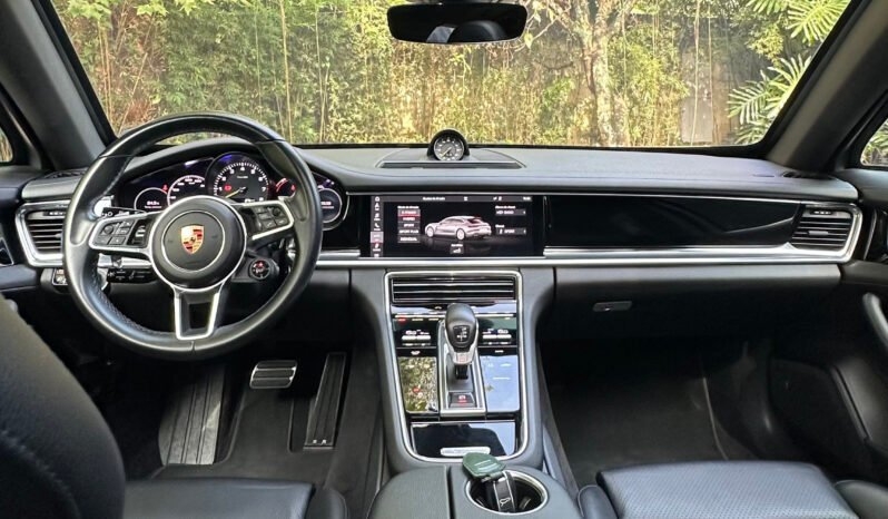 
								Porsche Panamera 4 E-Hybrid Sport Turismo full									