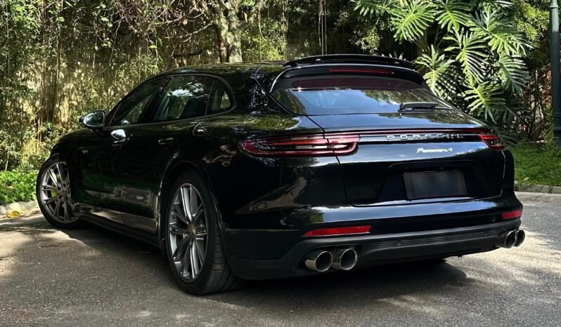 
								Porsche Panamera 4 E-Hybrid Sport Turismo full									