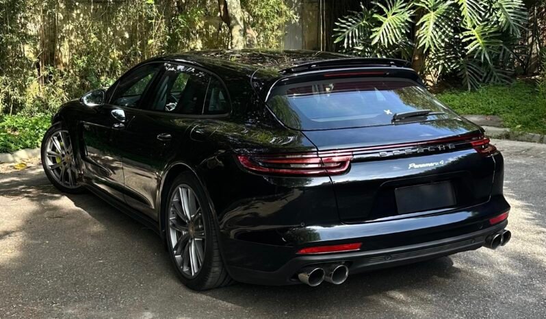 
								Porsche Panamera 4 E-Hybrid Sport Turismo full									