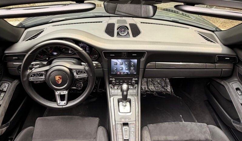 
								Porsche 911 Targa 4 GTS 991.2 full									