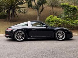 
										Porsche 911 Targa 4 GTS 991.2 full									