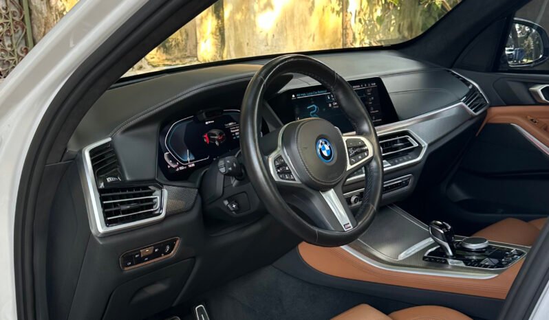 
								BMW X5 xDrive45e full									