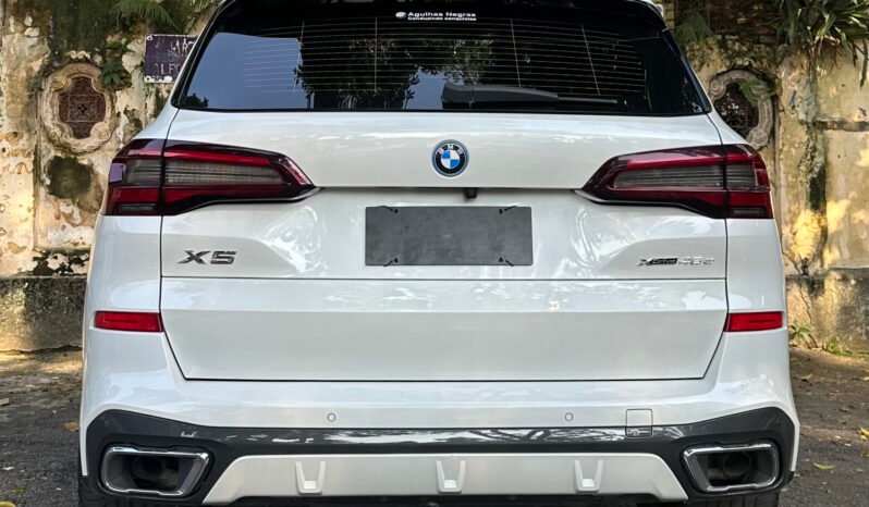 
								BMW X5 xDrive45e full									