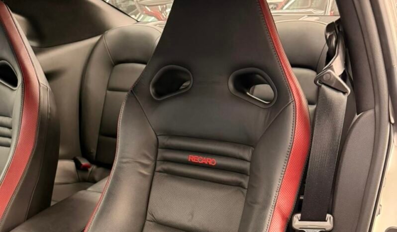 
								Nissan GTR Black Edition full									