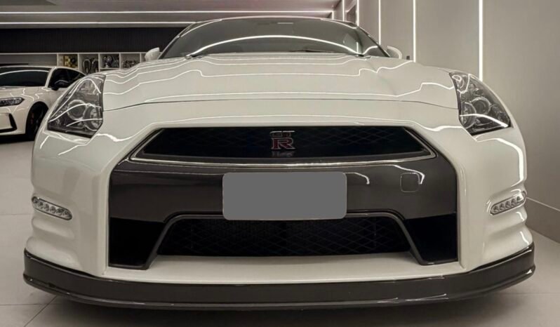 
								Nissan GTR Black Edition full									