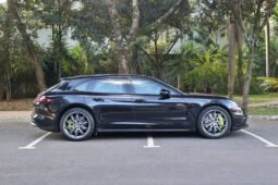
										Porsche Panamera 4 E-Hybrid Sport Turismo full									