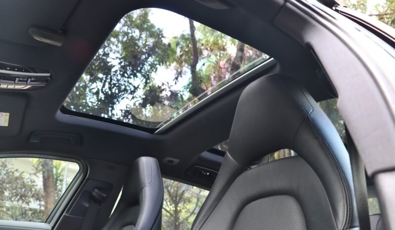 
								Porsche Panamera 4 E-Hybrid Sport Turismo full									