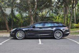 
										Porsche Panamera 4 E-Hybrid Sport Turismo full									
