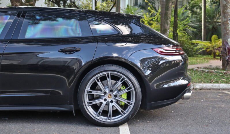 
								Porsche Panamera 4 E-Hybrid Sport Turismo full									
