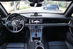 
										Porsche Panamera 4 E-Hybrid Sport Turismo full									