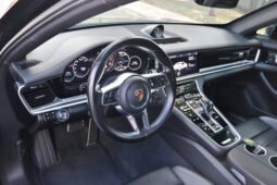 
										Porsche Panamera 4 E-Hybrid Sport Turismo full									