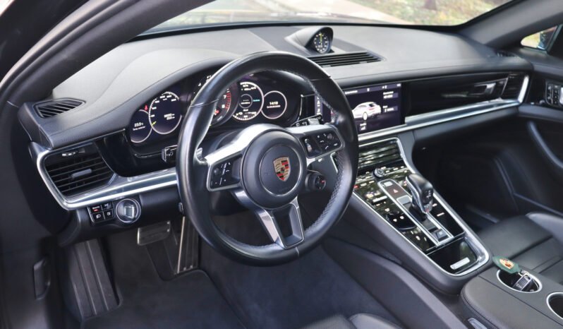 
								Porsche Panamera 4 E-Hybrid Sport Turismo full									