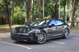 
										Porsche Panamera 4 E-Hybrid Sport Turismo full									