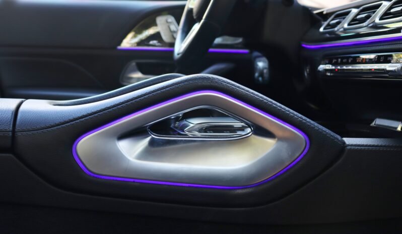 
								Mercedes-Benz GLE 400d 4Matic full									