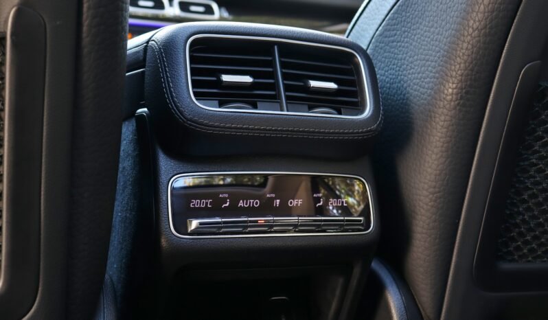 
								Mercedes-Benz GLE 400d 4Matic full									