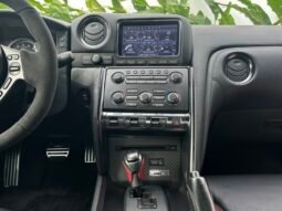 
										Nissan GTR Black Edition full									