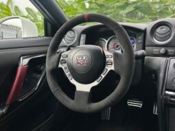 
										Nissan GTR Black Edition full									