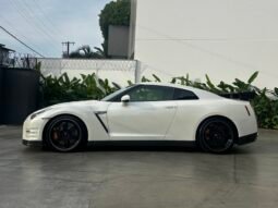 
										Nissan GTR Black Edition full									