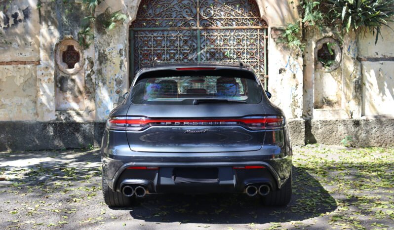 
								Porsche Macan T full									